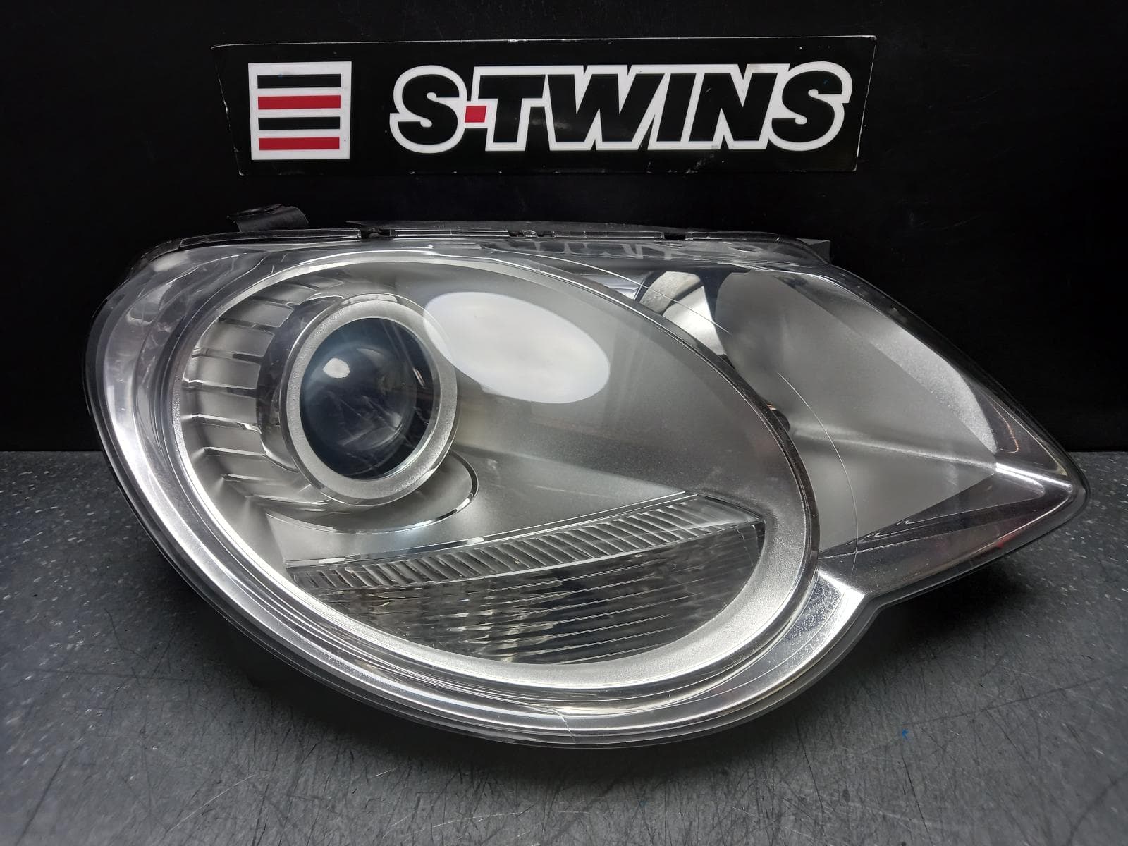 Used auto part listing image: 2010 VOLKSWAGEN EOS RIGHT HEADLAMP 1F, HALOGEN TYPE, 02/07-02/11 0000374256