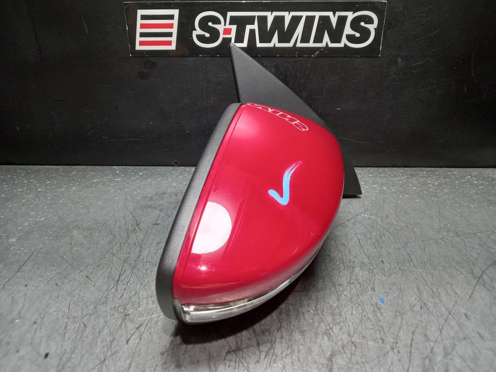 Used auto part listing image: 2010 VOLKSWAGEN EOS RIGHT DOOR MIRROR 1F, COLOUR CODED, 05/08-12/14 0000374249