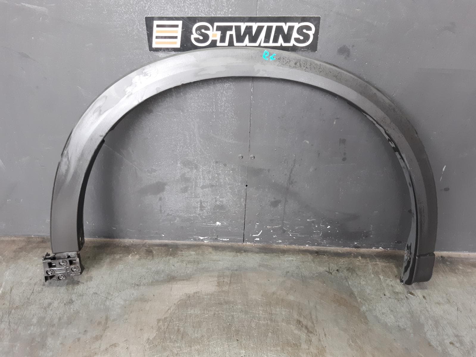Used auto part listing image: 2019 MAZDA CX5 WHEEL ARCH FLARE RH FRONT, KF, 02/17-08/21 0000362983