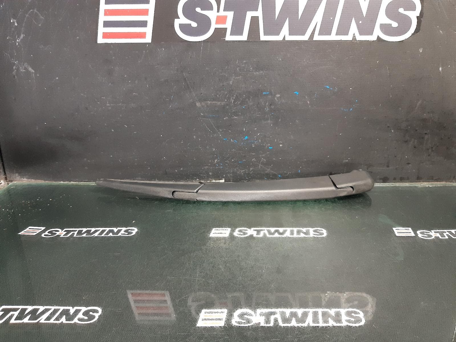 Used auto part listing image: 2018 NISSAN XTRAIL WIPER ARM TAILGATE, T32, 02/14-07/22 0000363053