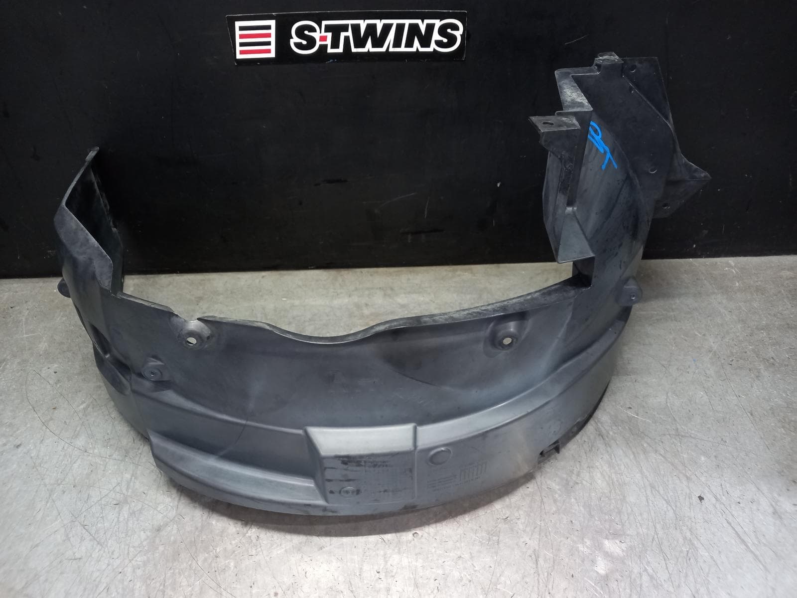 Used auto part listing image: 2016 FORD RANGER RIGHT GUARD LINER FRONT, PX SERIES 2-3, 06/15-04/22 0000388656