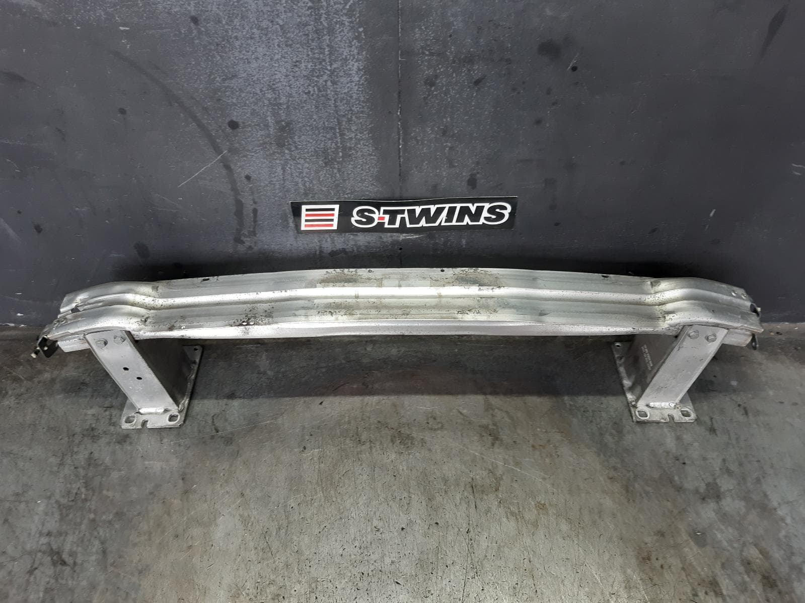 Used auto part listing image: 2011 AUDI A4 F BAR REINFORC BRACK REINFORCEMENT, B8 8K (A4/S4/RS4), 02/08-01/16 0000372098