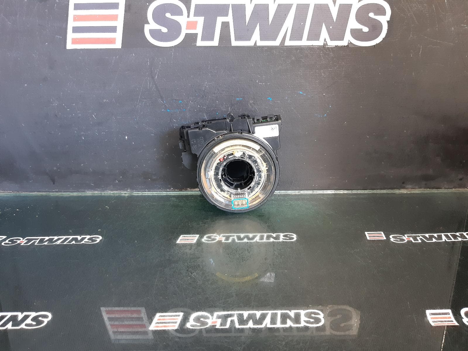 Used auto part listing image: 2011 AUDI A4 CLOCKSPRING, P/N 8K0953568G, B8 8K, 02/08-01/16 0000372346