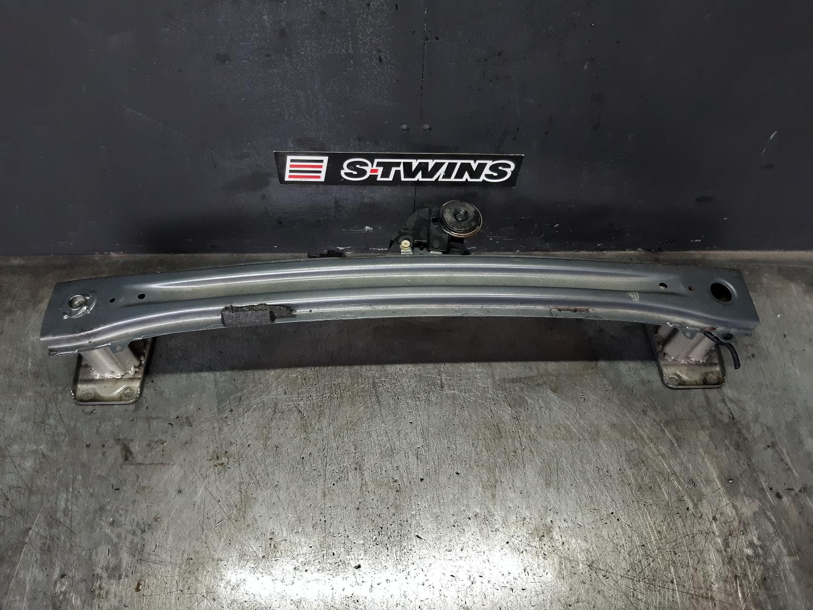 Used auto part listing image: 2014 SUZUKI S-CROSS F BAR REINFORC BRACK JY, MAIN REINFORCEMENT, 09/13-10/16 0000363775
