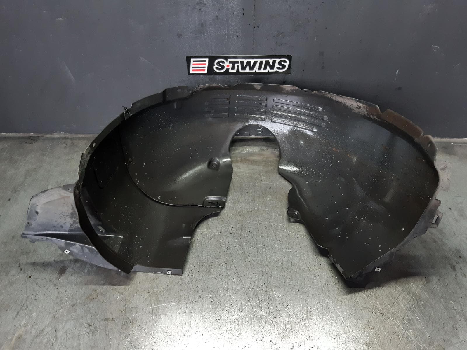 Used auto part listing image: 2014 SUZUKI S-CROSS RIGHT GUARD LINER JY, 09/13-05/22 0000363778