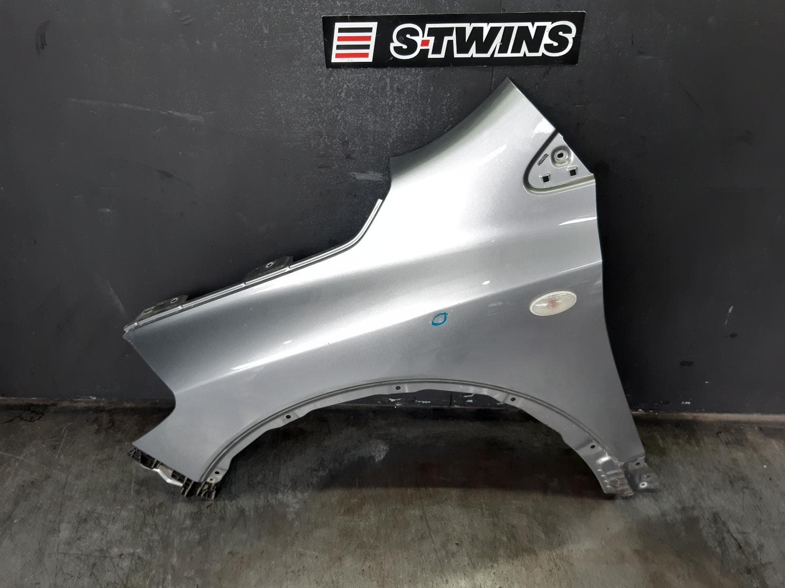 Used auto part listing image: 2014 SUZUKI S-CROSS LEFT GUARD JY, W/ INDICATOR TYPE, 09/13-10/16 0000363781