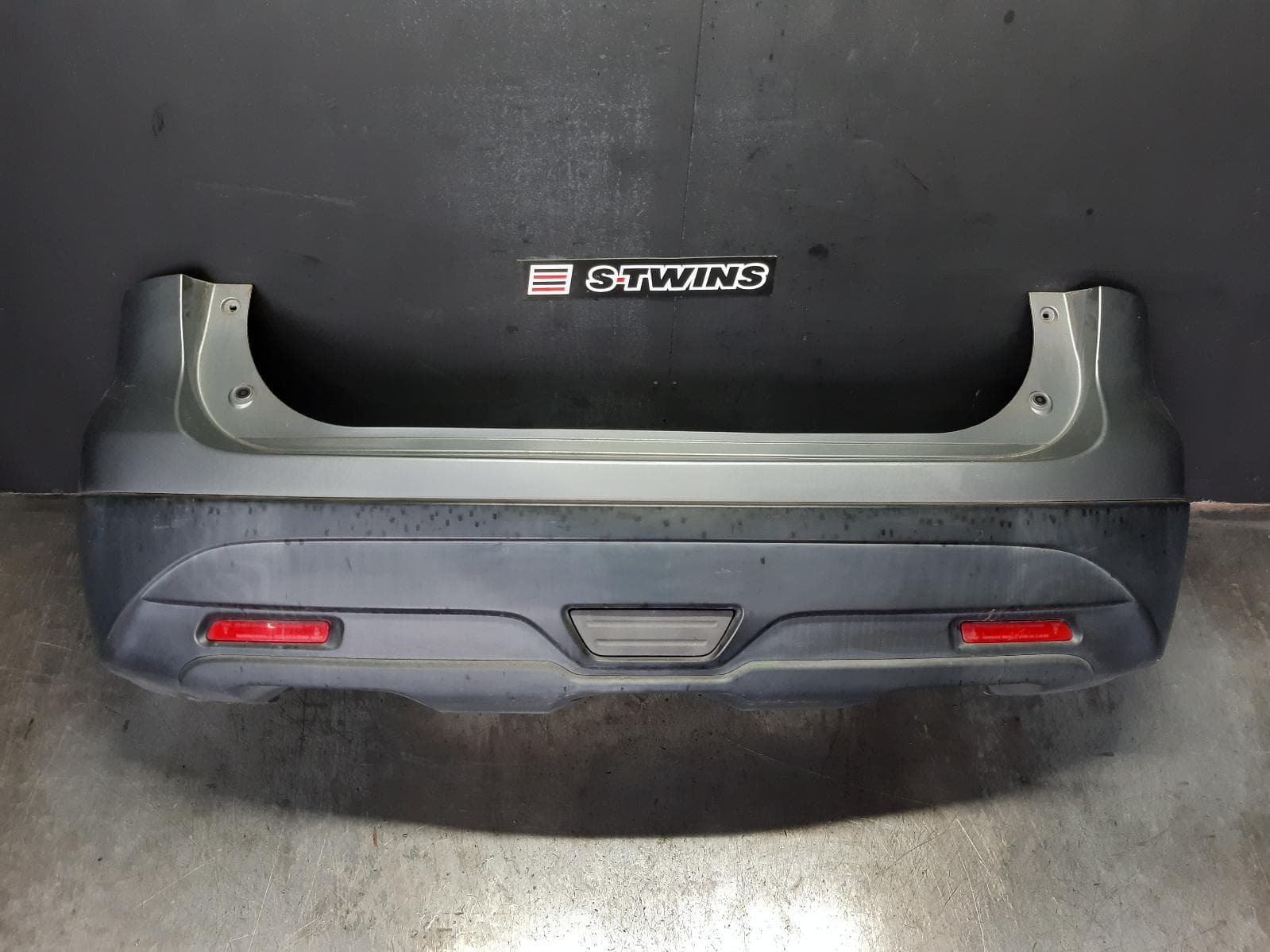Used auto part listing image: 2014 SUZUKI S-CROSS REAR BUMPER JY, BUMPER BAR (2 PIECES), NON PARK SENSOR TYPE, 09/13-05/22 0000363625