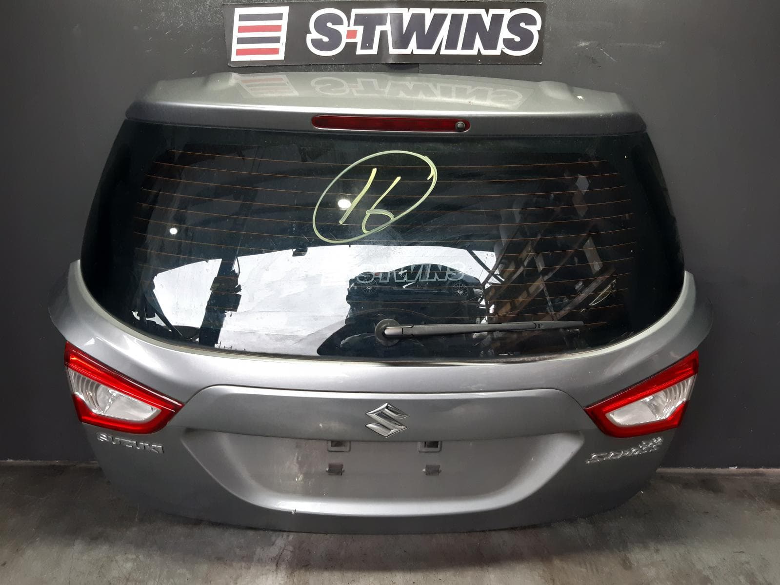 Used auto part listing image: 2014 SUZUKI S-CROSS BOOTLID TAILGATE JY, TAILGATE, 09/13-05/22 0000363590