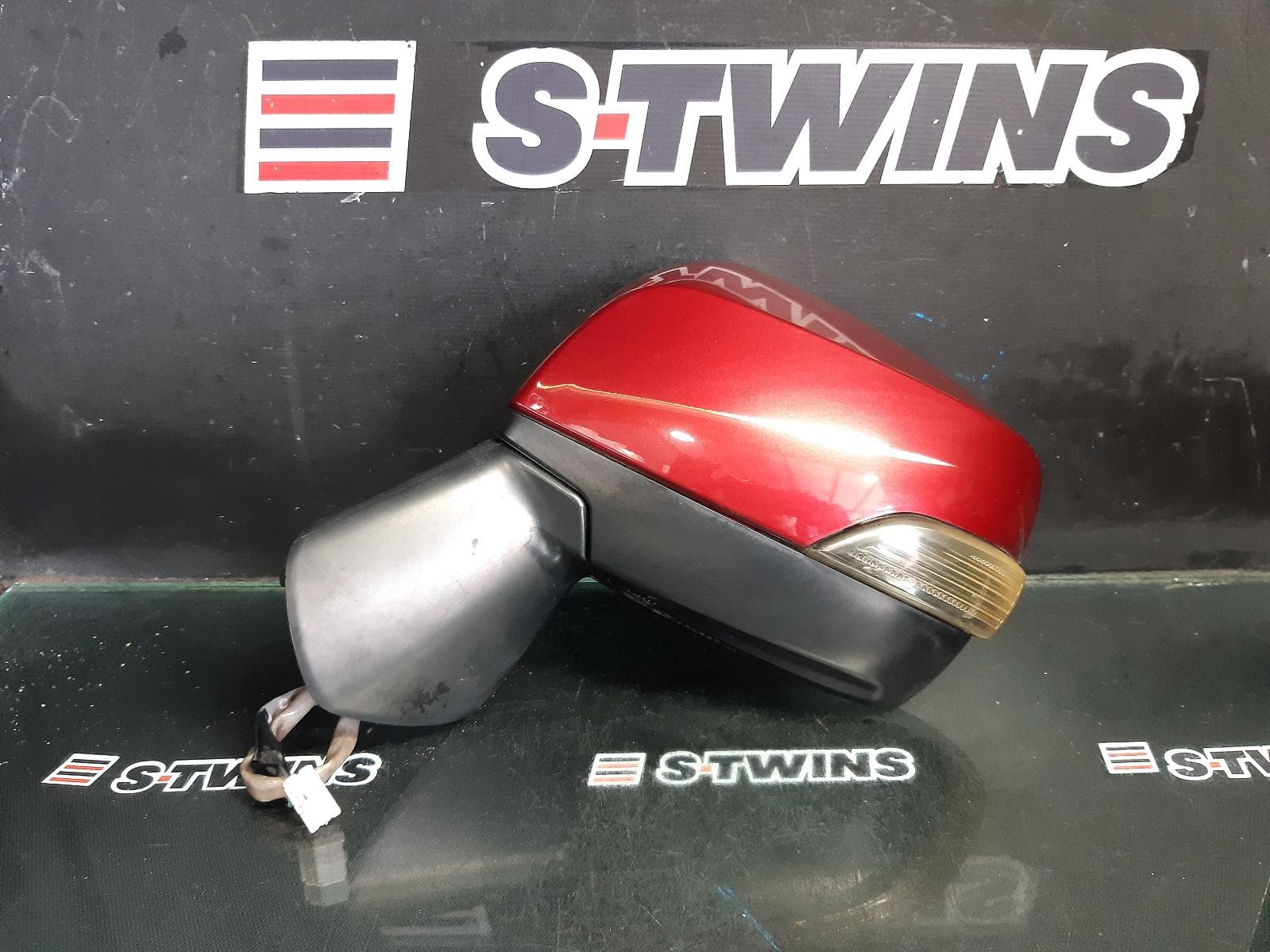 Used auto part listing image: 2013 SUBARU XV LEFT DOOR MIRROR G4X, W/ INDICATOR, NON POWER FOLD TYPE, 08/11-04/17 0000364556