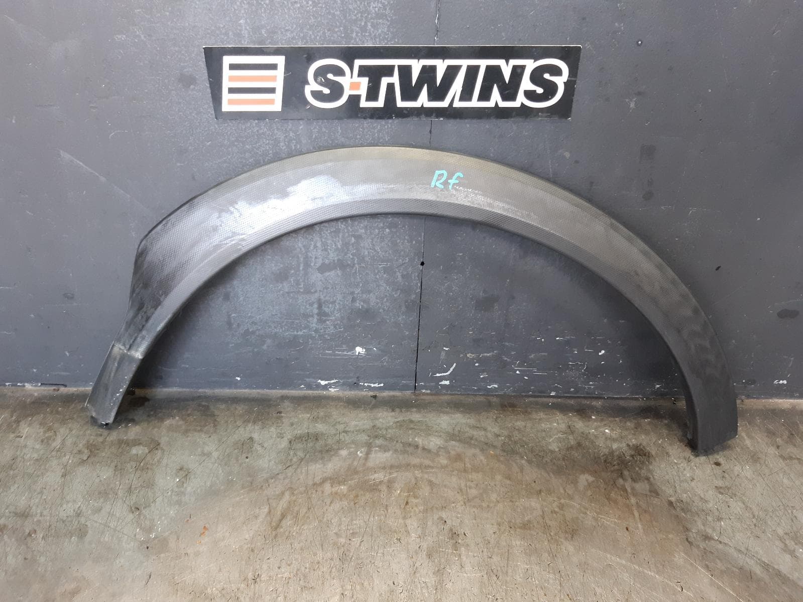 Used auto part listing image: 2013 SUBARU XV WHEEL ARCH FLARE RH FRONT, G4X, 08/11-04/17 0000364509