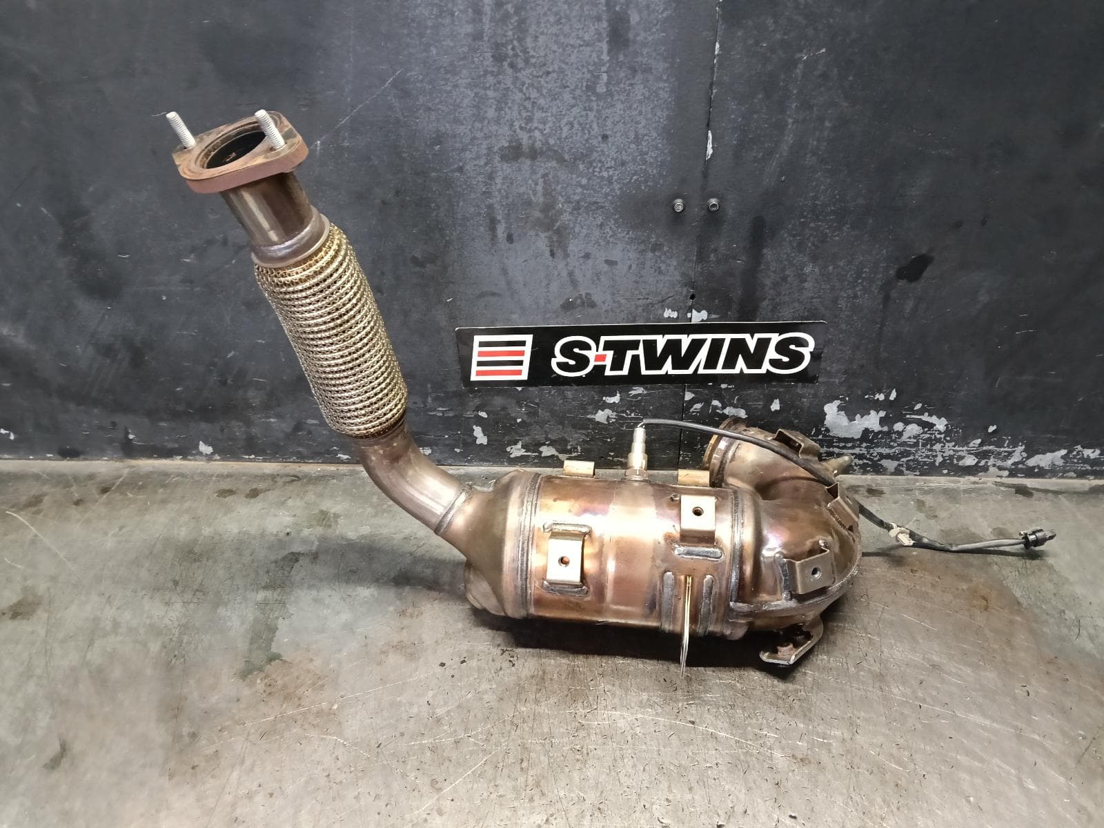 Used auto part listing image: 2025 MG MG3 CATALYTIC CONVERTER MANIFOLD-CAT TYPE, PETROL, 1.5, ZP22, 03/24- 0000406369