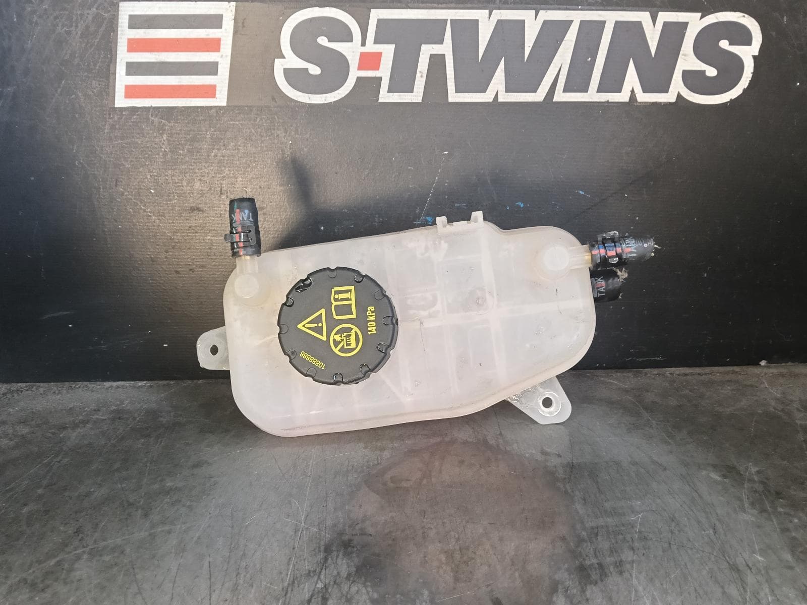 Used auto part listing image: 2025 MG MG3 OVERFLOW BOTTLE PETROL, 1.5, ZP22, 03/24- 0000406377