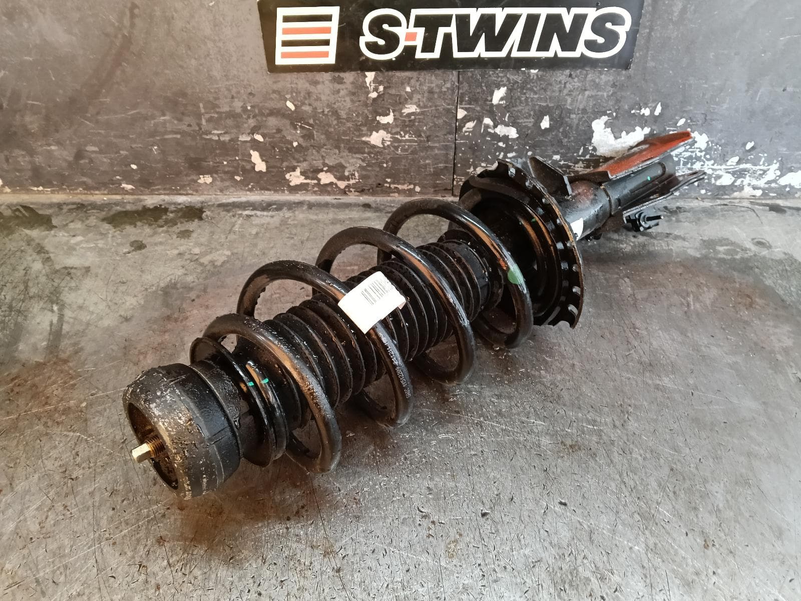 Used auto part listing image: 2025 MG MG3 LEFT FRONT STRUT ZP22, 03/24- 0000406408
