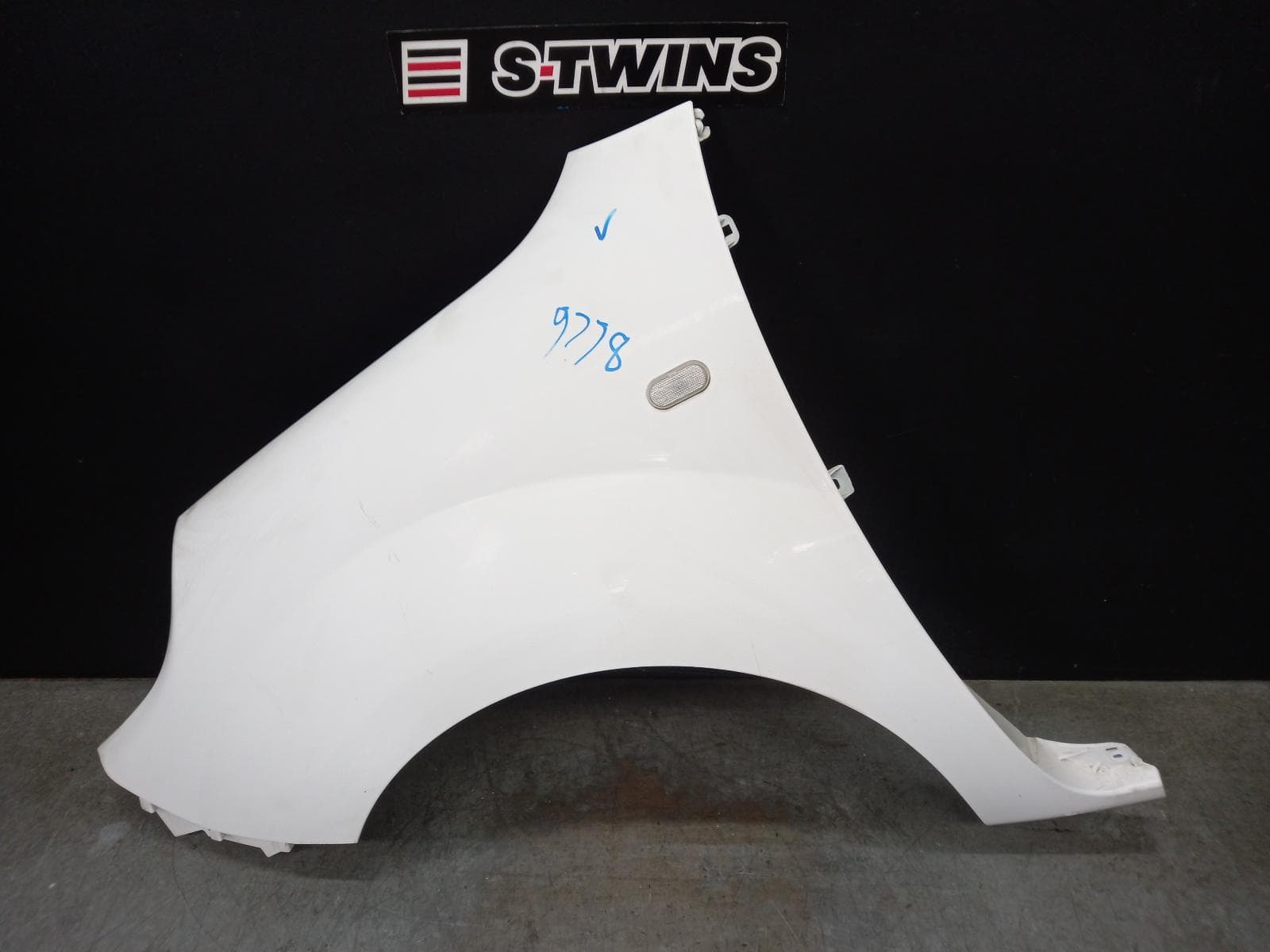 Used auto part listing image: 2020 RENAULT KANGOO LEFT GUARD X61, 09/13-02/22 0000380188