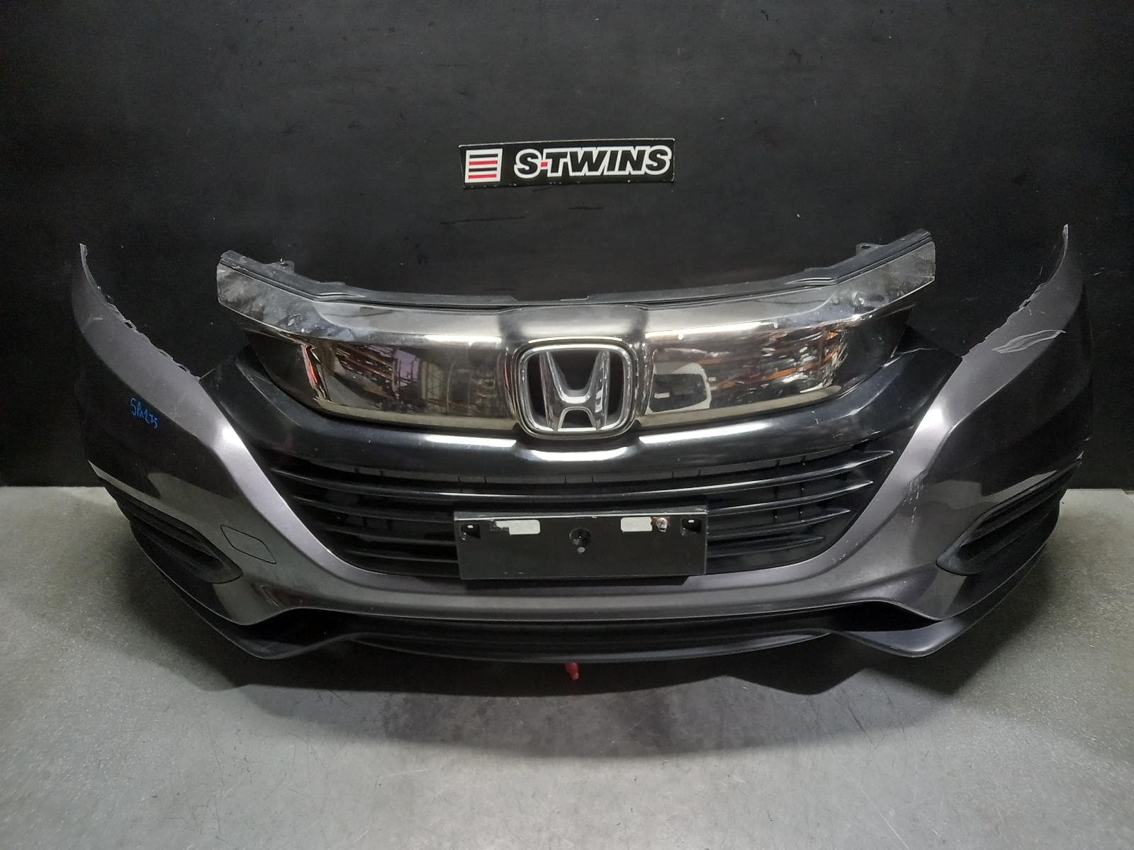 Used auto part listing image: 2019 HONDA HRV FRONT BUMPER RU, VTi/VTi-S/RS, NON PARK SENSOR TYPE, 07/18-10/21 0000399793