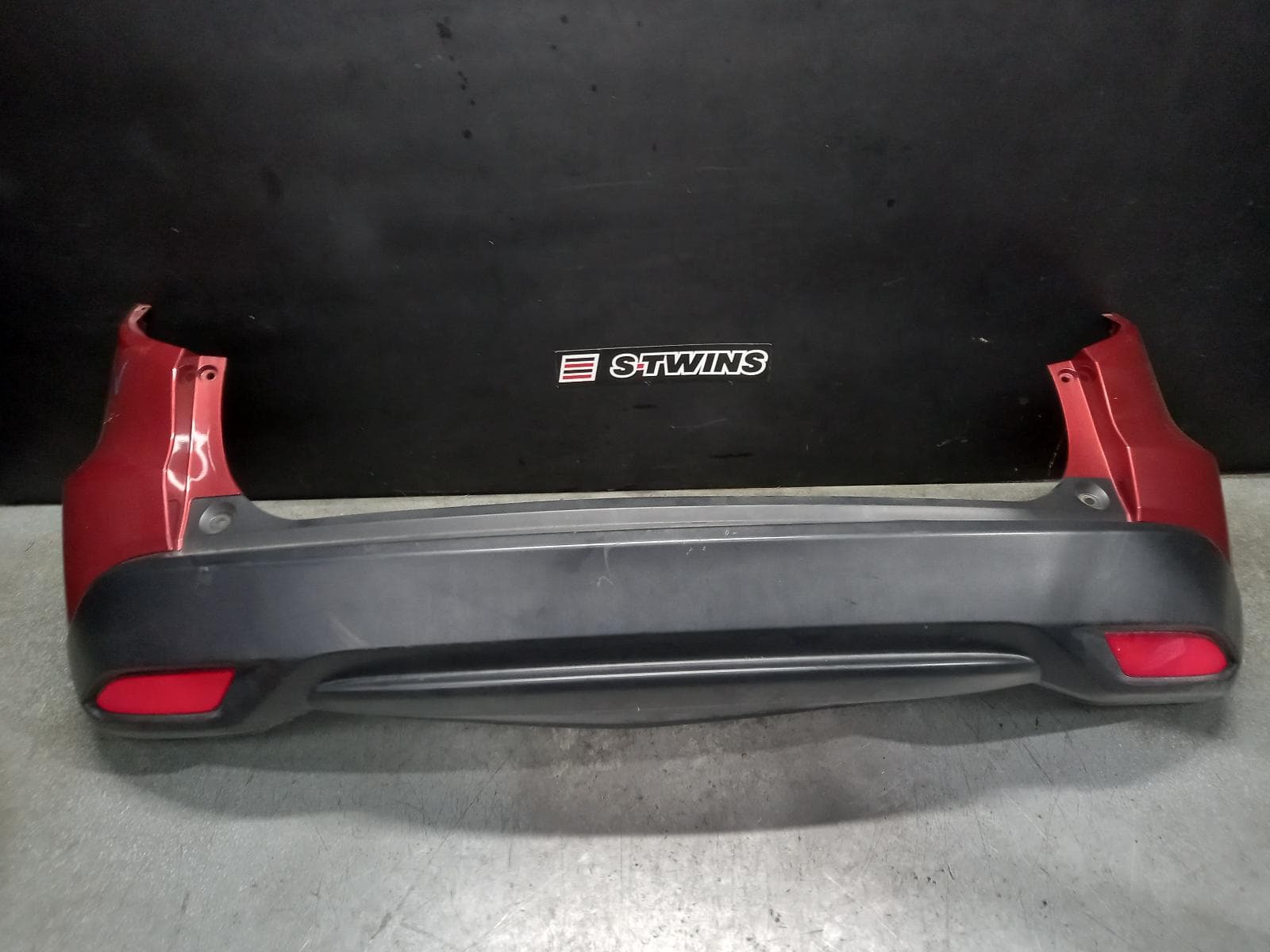 Used auto part listing image: 2019 HONDA HRV REAR BUMPER RU5, BUMPER BAR (3 PIECE), NON PARK SENSOR TYPE, NON RS, 12/14-10/21 0000385321