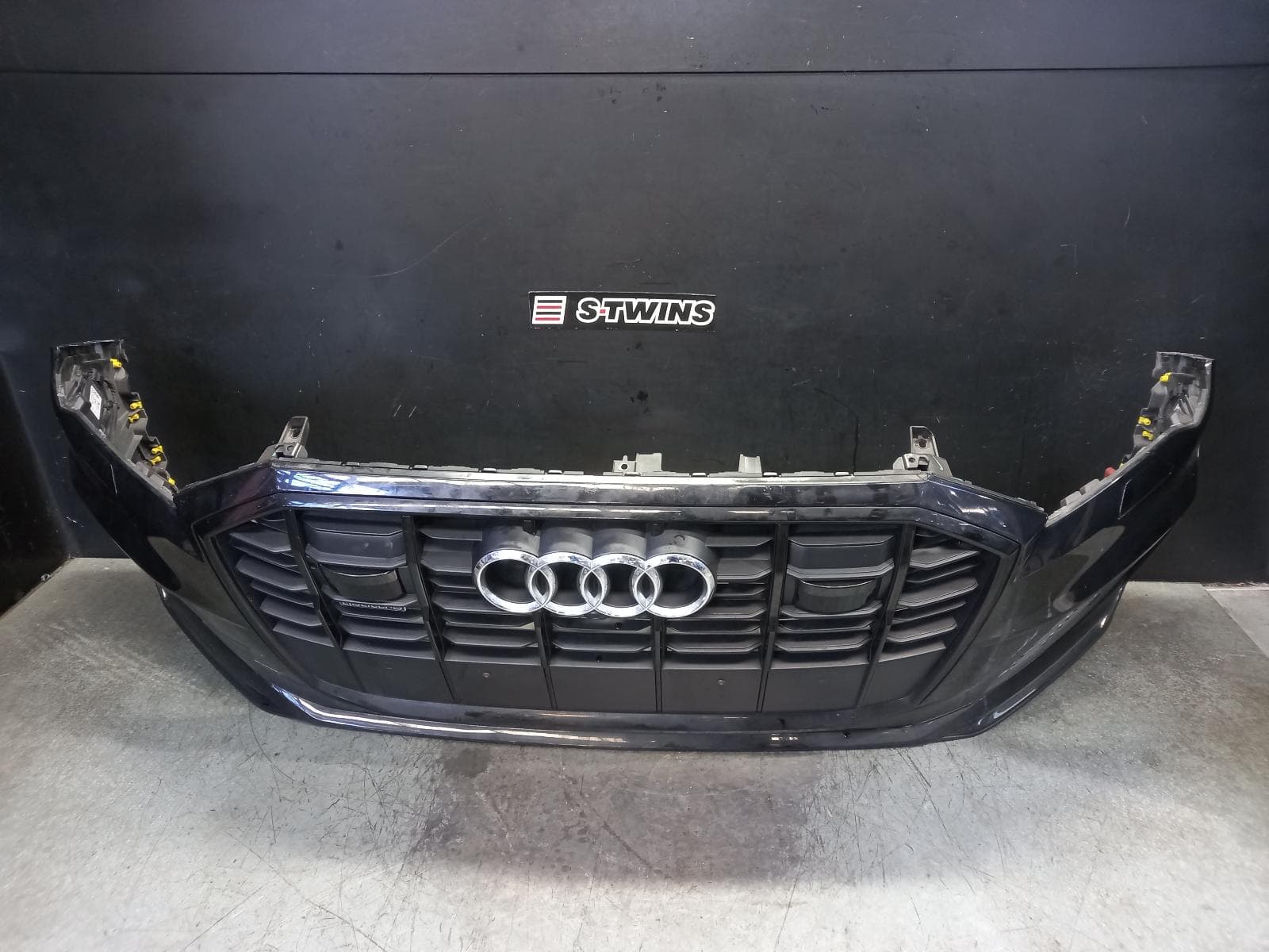 Used auto part listing image: 2021 AUDI Q7 FRONT BUMPER 4M, BUMPER BAR, S-LINE/SQ7, 04/20-12/23 0000405669