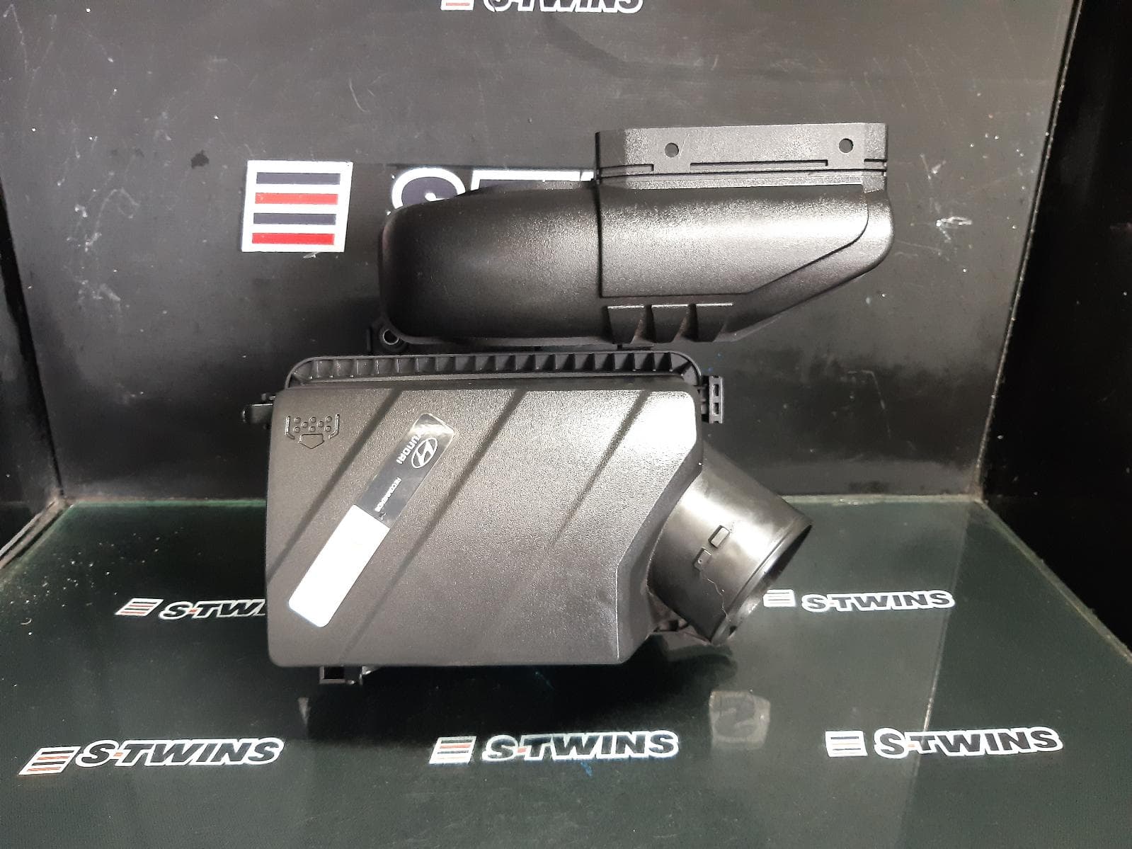 Used auto part listing image: 2018 HYUNDAI I30 AIR CLEANER BOX AIR CLEANER, 1.6, G4FJ, PETROL, PD, HATCH (S.KOREA VIN KMHH), 03/17-12/23 0000364573