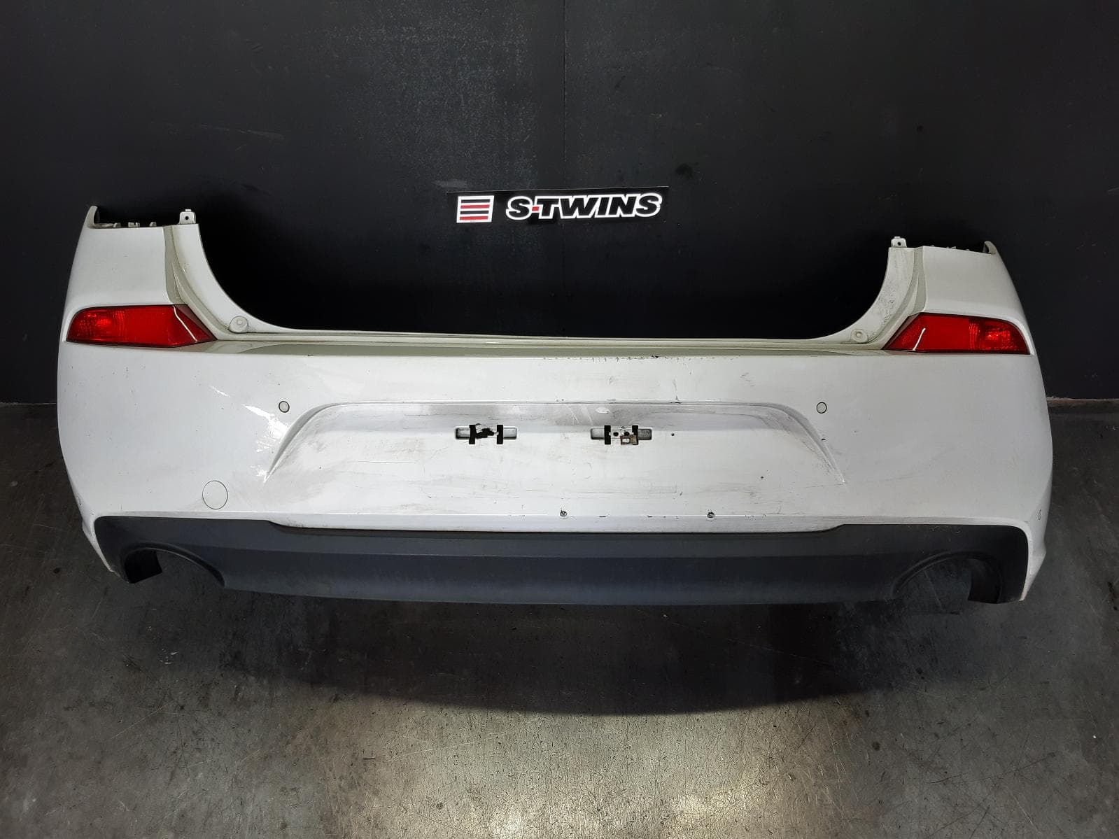 Used auto part listing image: 2018 HYUNDAI I30 REAR BUMPER BUMPER BAR, PD, HATCH (S. KOREA VIN KMHH), W/ PARK SENSOR TYPE, GO/ACTIVE/ELITE/SR, 03/17-07/20 0000364521