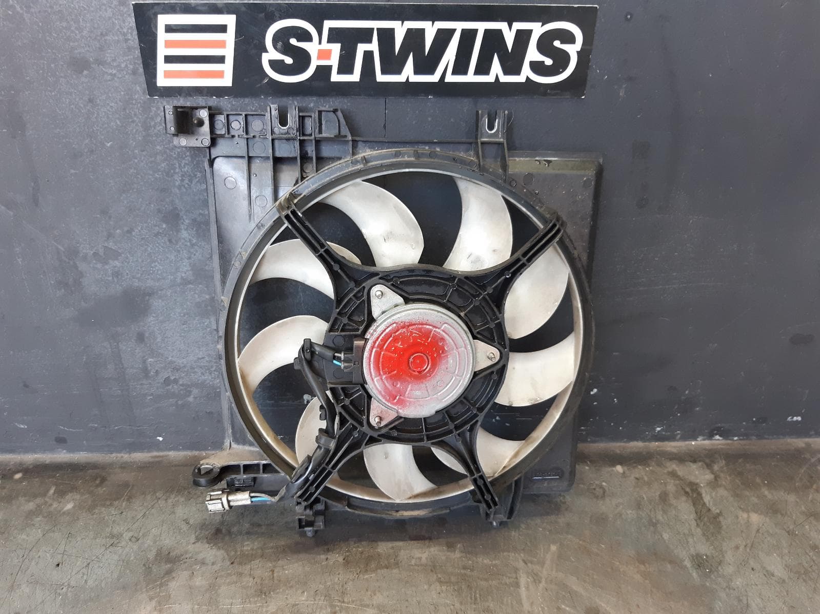 Used auto part listing image: 2015 SUBARU LIBERTY FAN RADIATOR FAN (LH - PASSENGER SIDE), 2.5, PETROL, 6TH GEN, 08/14-04/21 0000364955