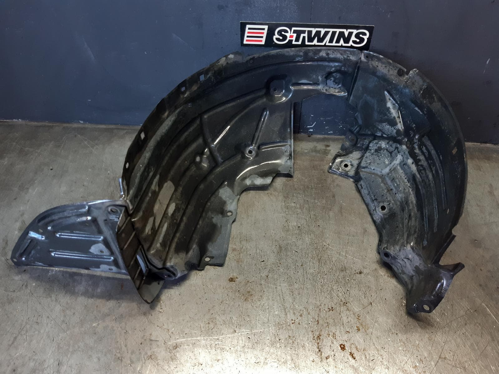 Used auto part listing image: 2017 MAZDA CX3 LEFT GUARD LINER DK, FRONT, 03/15-05/18 0000365182