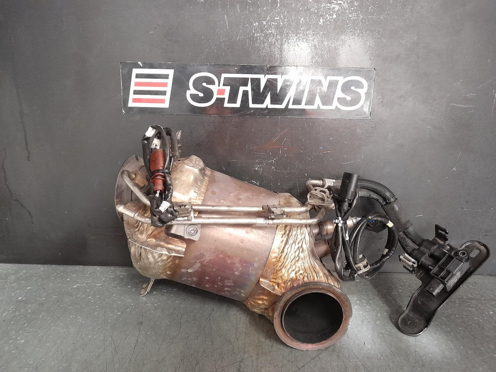 Used auto part listing image: 2020 VOLKSWAGEN CRAFTER PARTICULATE FILTER DPF DIESEL, 2.0, DAUA CODE, EU6, SY1, 08/17- 0000364921