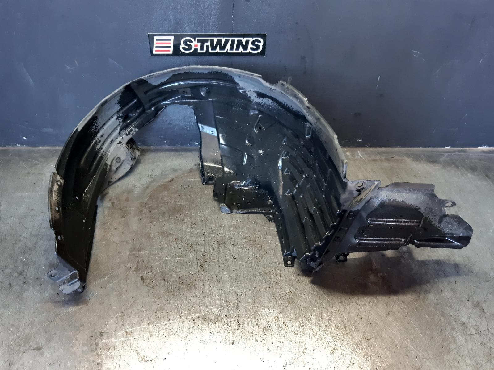 Used auto part listing image: 2018 SUBARU XV RIGHT GUARD LINER G5X, 03/17-06/23 0000366406