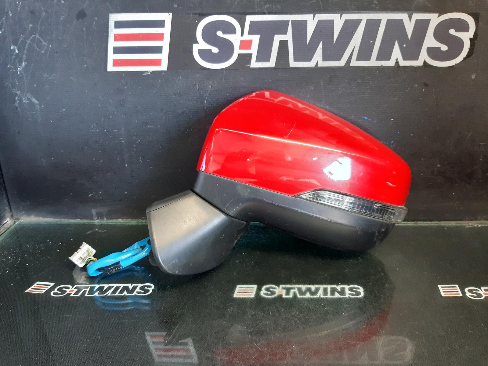 Used auto part listing image: 2018 SUBARU XV LEFT DOOR MIRROR G5X, W/ POWER FOLD, INDICATOR, HEATED, BLIND SPOT, NON CAMERA TYPE, COLOUR CODED, 03/17-06/23 0000366676
