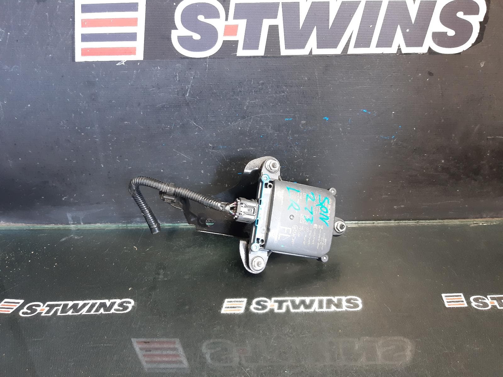 Used auto part listing image: 2018 SUBARU XV REVERSE CAMERA BLIND SPOT MONITOR SENSOR (RH REAR BEHIND BUMPER), G5X, 03/17-06/23 0000366680