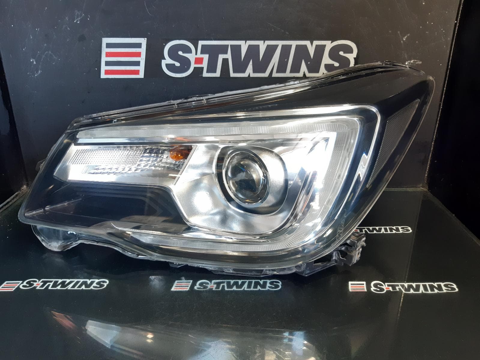 Used auto part listing image: 2016 SUBARU FORESTER LEFT HEADLAMP SJ, LED TYPE, 12/12-08/18 0000365843