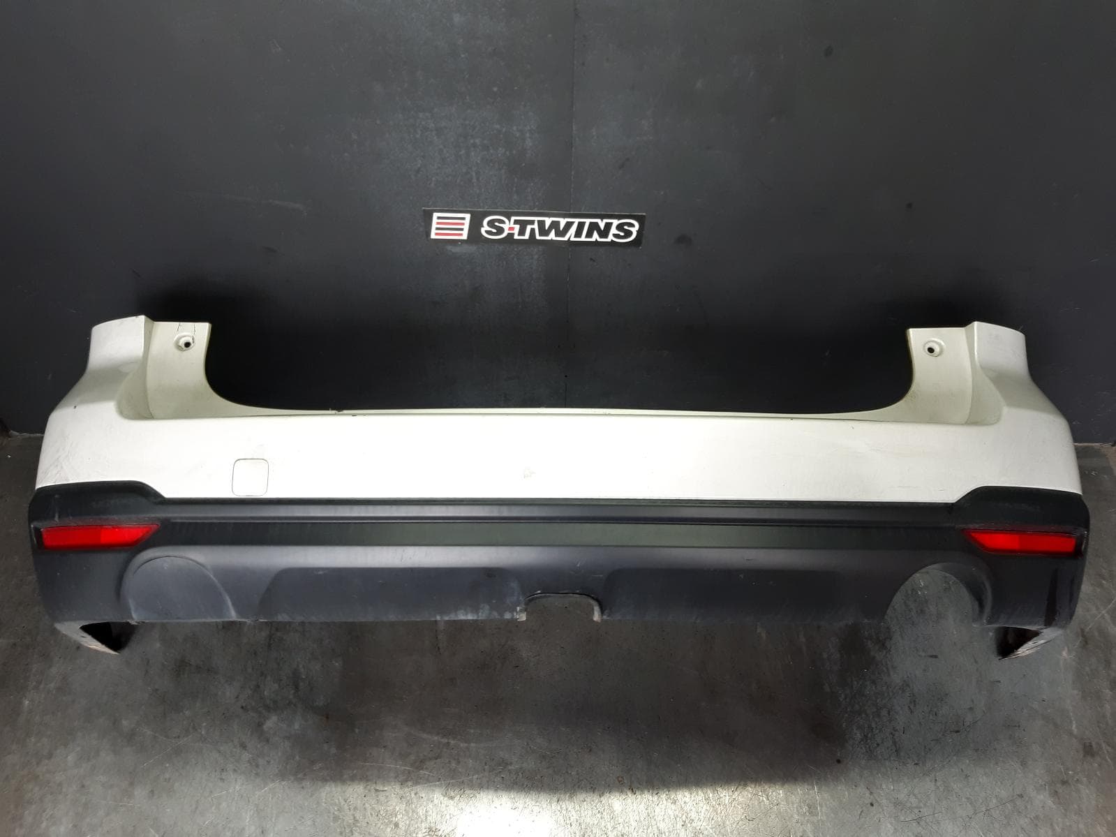 Used auto part listing image: 2016 SUBARU FORESTER REAR BUMPER SJ, SINGLE EXHAUST TYPE, 12/12-08/18 0000365806