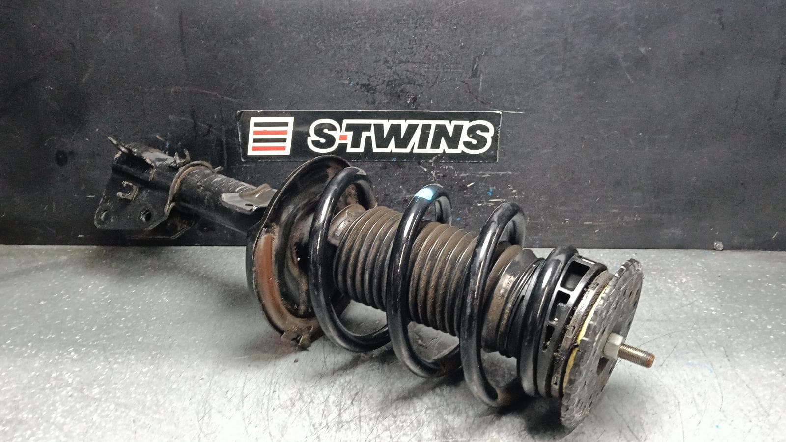 Used auto part listing image: 2020 RENAULT MASTER LEFT FRONT STRUT 2.3, DIESEL, FWD, X62, 09/11- 0000400493
