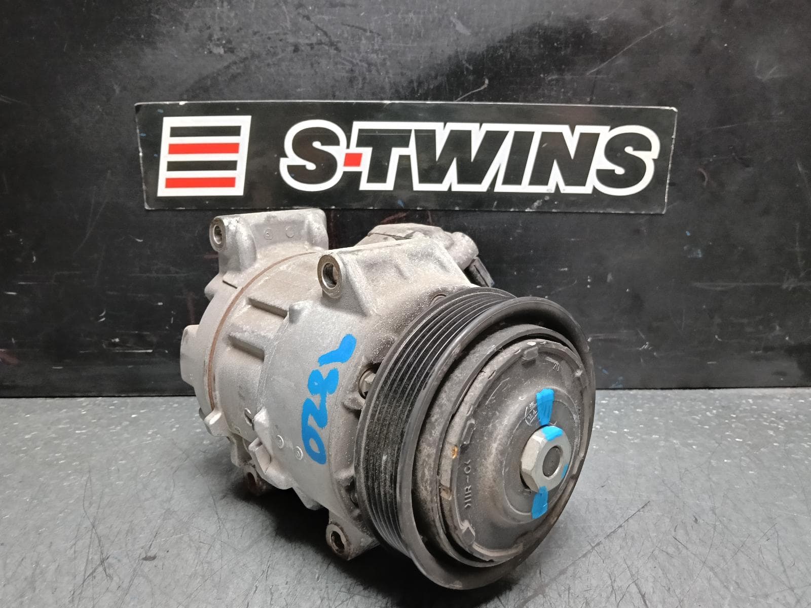 Used auto part listing image: 2017 TOYOTA CAMRY A C COMPRESSOR ASV50, 2.5, 2AR-FE, 11/11-10/17 0000385040