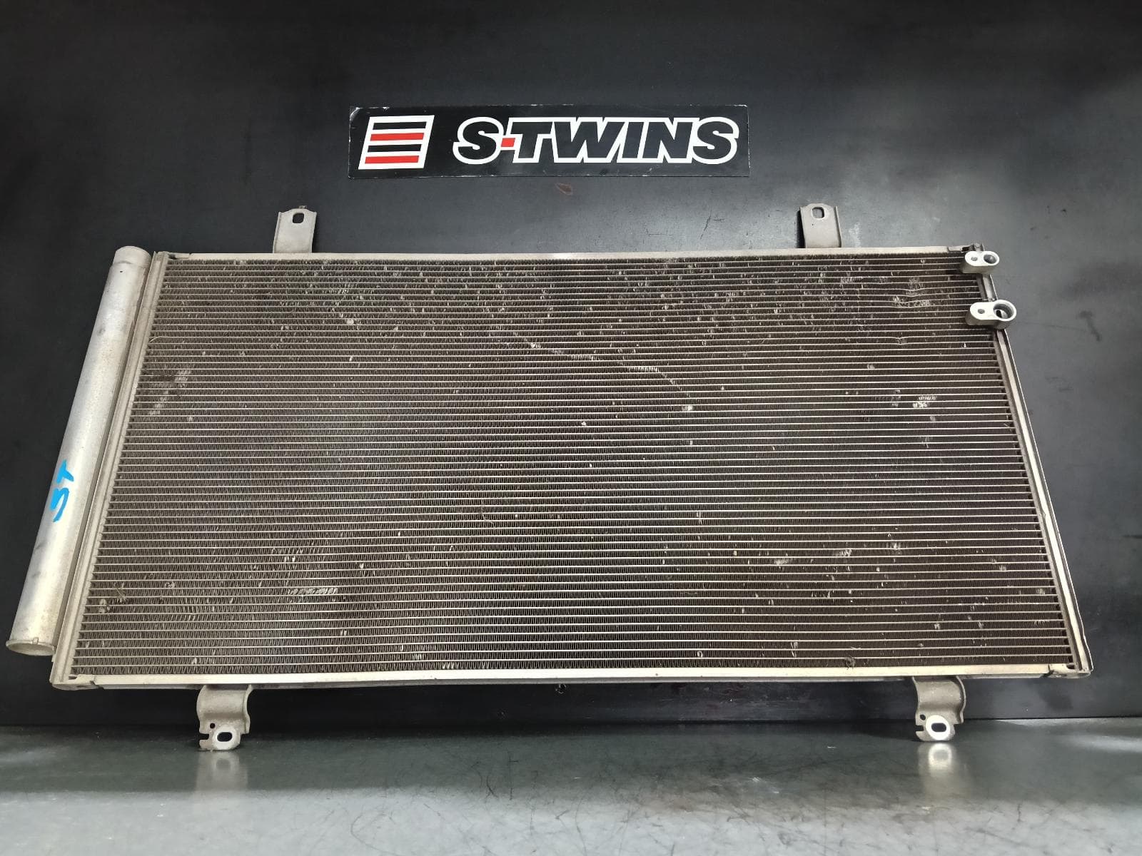 Used auto part listing image: 2017 TOYOTA CAMRY A C CONDENSER ASV50, 11/11-10/17 0000385045