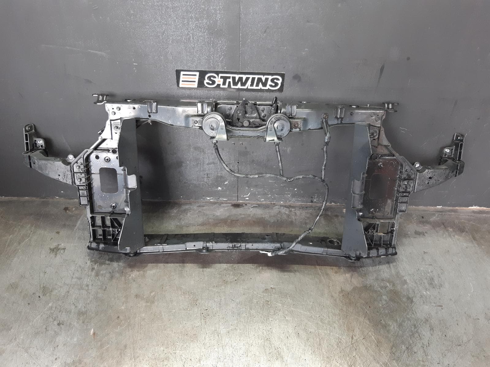 Used auto part listing image: 2015 HYUNDAI I40 RADIATOR SUPPORT VF, PETROL, 09/11-05/15 0000366826