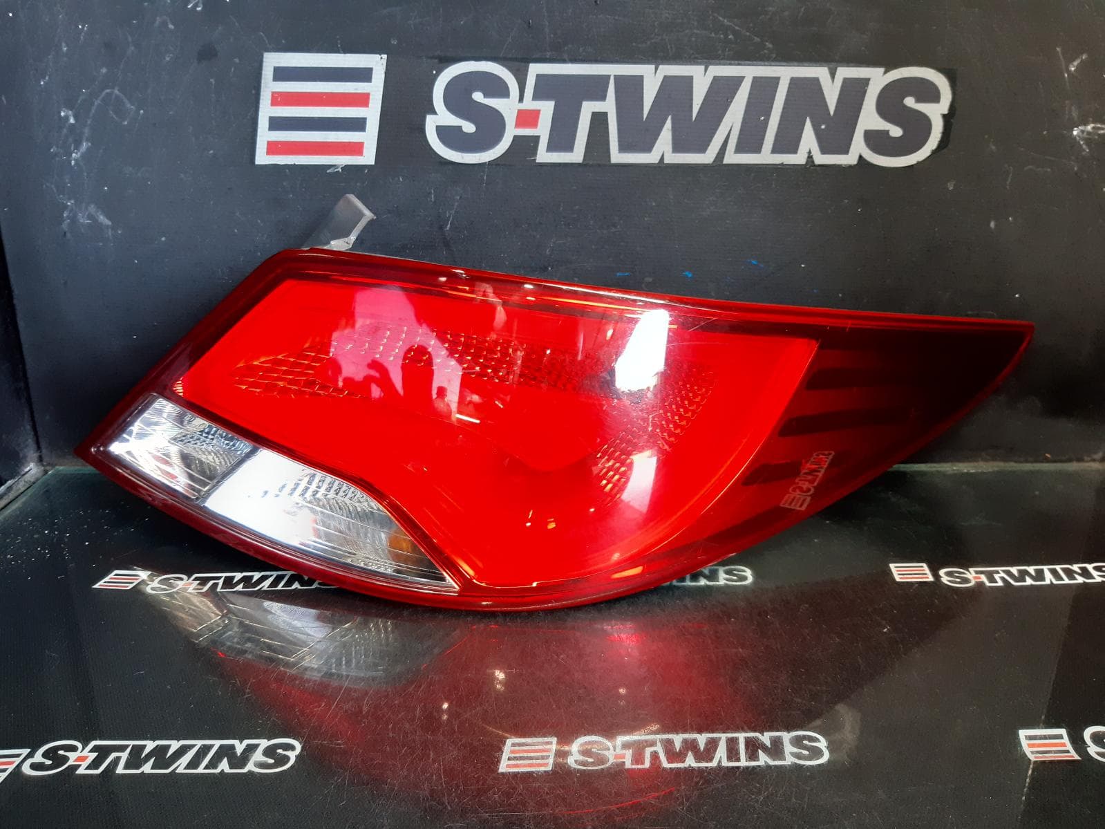 Used auto part listing image: 2017 HYUNDAI ACCENT RIGHT TAILLIGHT RB, SEDAN, 09/14-12/19 0000367430