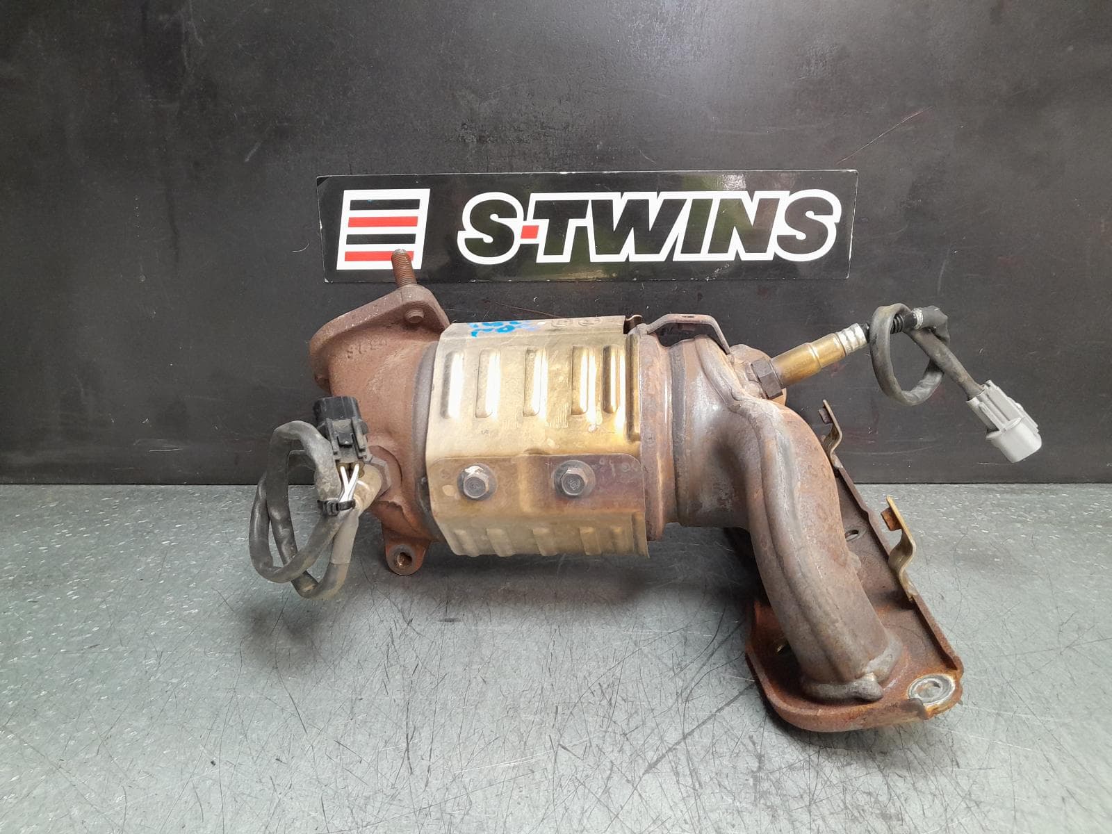 Used auto part listing image: 2014 HYUNDAI I30 CATALYTIC CONVERTER MANIFOLD-CAT TYPE, 1.8, PETROL, GD, 02/13-02/17 0000370567