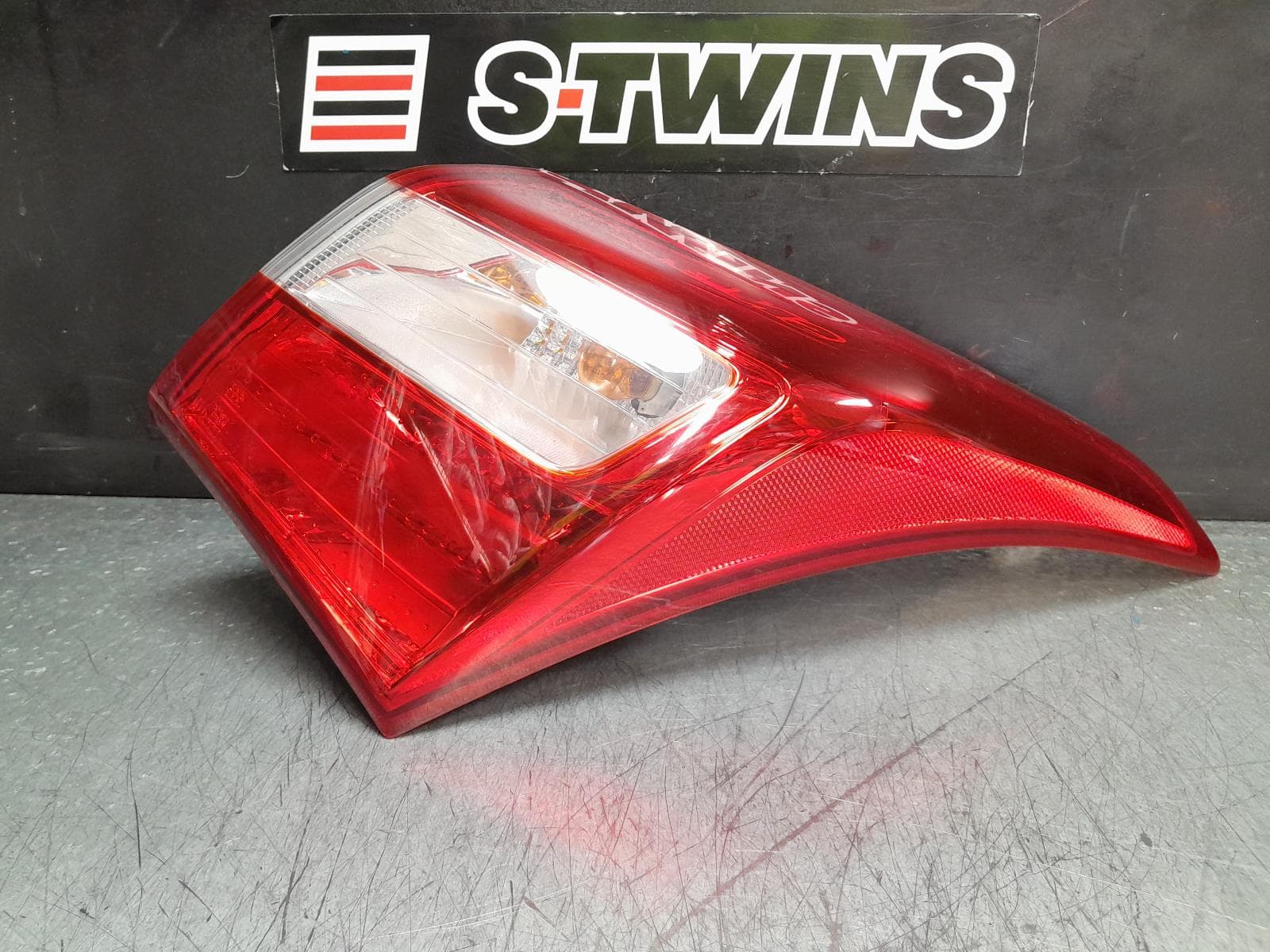 Used auto part listing image: 2014 HYUNDAI I30 RIGHT TAILLIGHT GD, 5DR/3DR, HATCH, W/ HALOGEN TYPE, GO/ACTIVE/ELITE, 03/12-02/17 0000370589