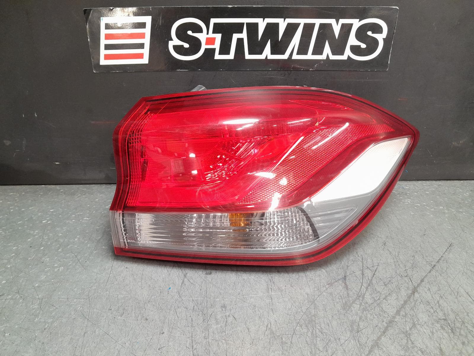 Used auto part listing image: 2020 HYUNDAI I30 LEFT TAILLIGHT IN BODY, PD, HALOGEN TYPE, HATCH (S.KOREA VIN KMHH), GO/ACTIVE/ELITE/SR, 03/17-12/23 0000379393