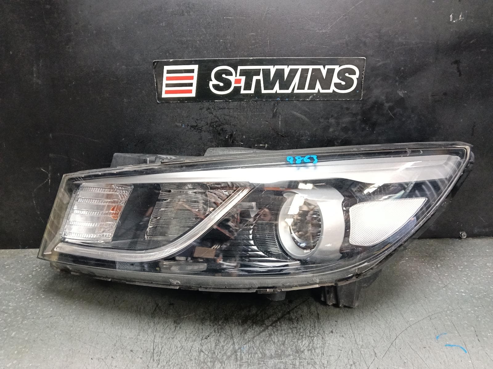 Used auto part listing image: 2017 KIA CARNIVAL/GRAND CARNIVAL LEFT HEADLAMP YP, S, HALOGEN TYPE, 12/14-02/18 0000398880