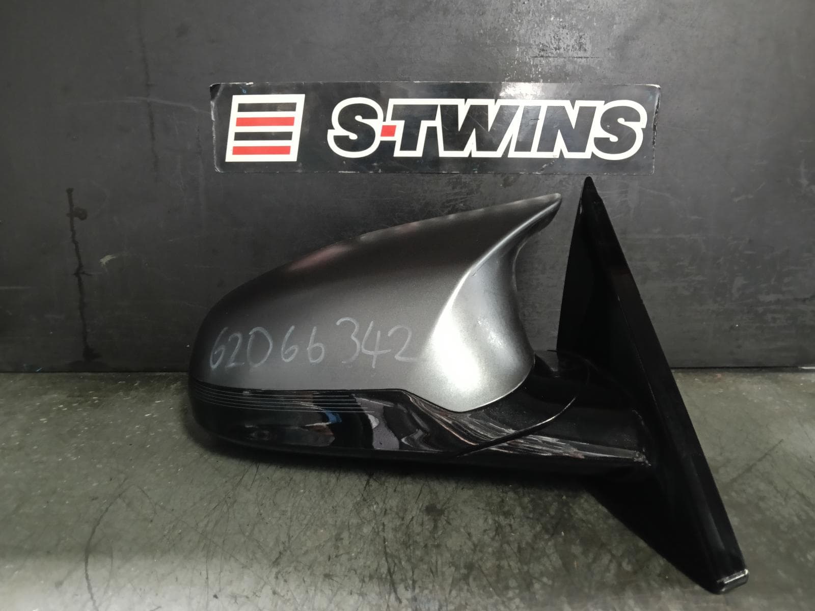 Used auto part listing image: 2018 BMW 4 SERIES RIGHT DOOR MIRROR F82/F83, COUPE/CABRIO, M4, M SPORT, W/ AUTO DIP, LANE CHANGE ASSIST, SURROUND VIEW, SEAT ADJ. & MEMORY TYPE, 03/14-06/20 0000408835