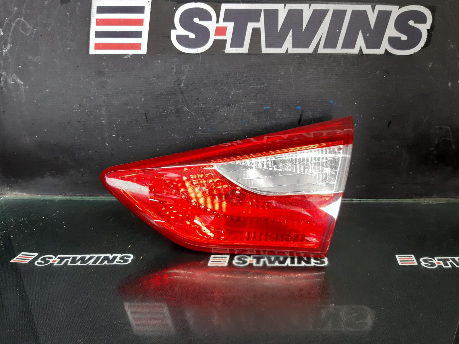 Used auto part listing image: 2016 HYUNDAI I30 REAR GARNISH TAILGATE LAMP (RH SIDE), GD, 3DR/5DR HATCH, 03/12-02/17 0000368029