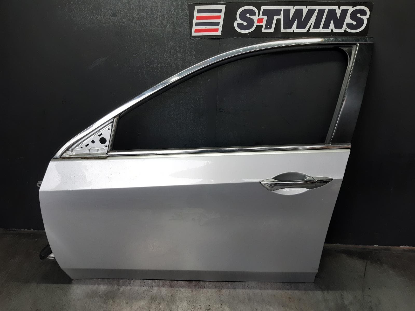 Used auto part listing image: 2012 HONDA ACCORD LEFT FRONT DOOR 8TH GEN, EURO (VIN JHMCU), 06/08-12/15 0000368319