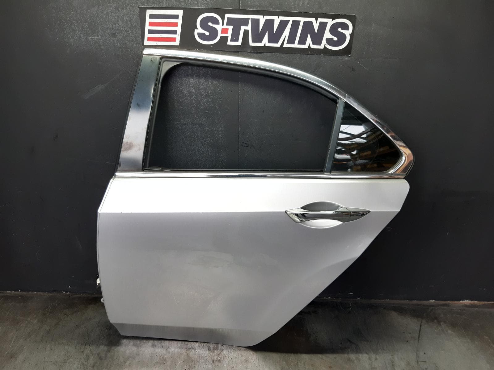 Used auto part listing image: 2012 HONDA ACCORD LEFT REAR DOOR SLIDING 8TH GEN, EURO (VIN JHMCU), SEDAN, 06/08-12/15 0000368316