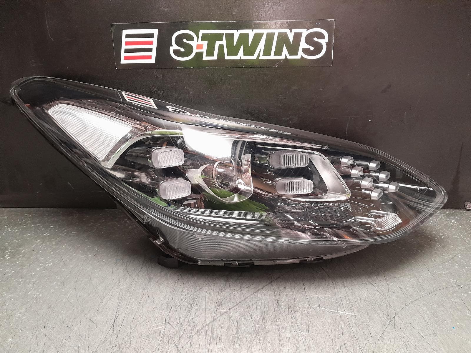 Used auto part listing image: 2019 KIA SPORTAGE RIGHT HEADLAMP QL, LED TYPE, 07/18-08/21 0000368313