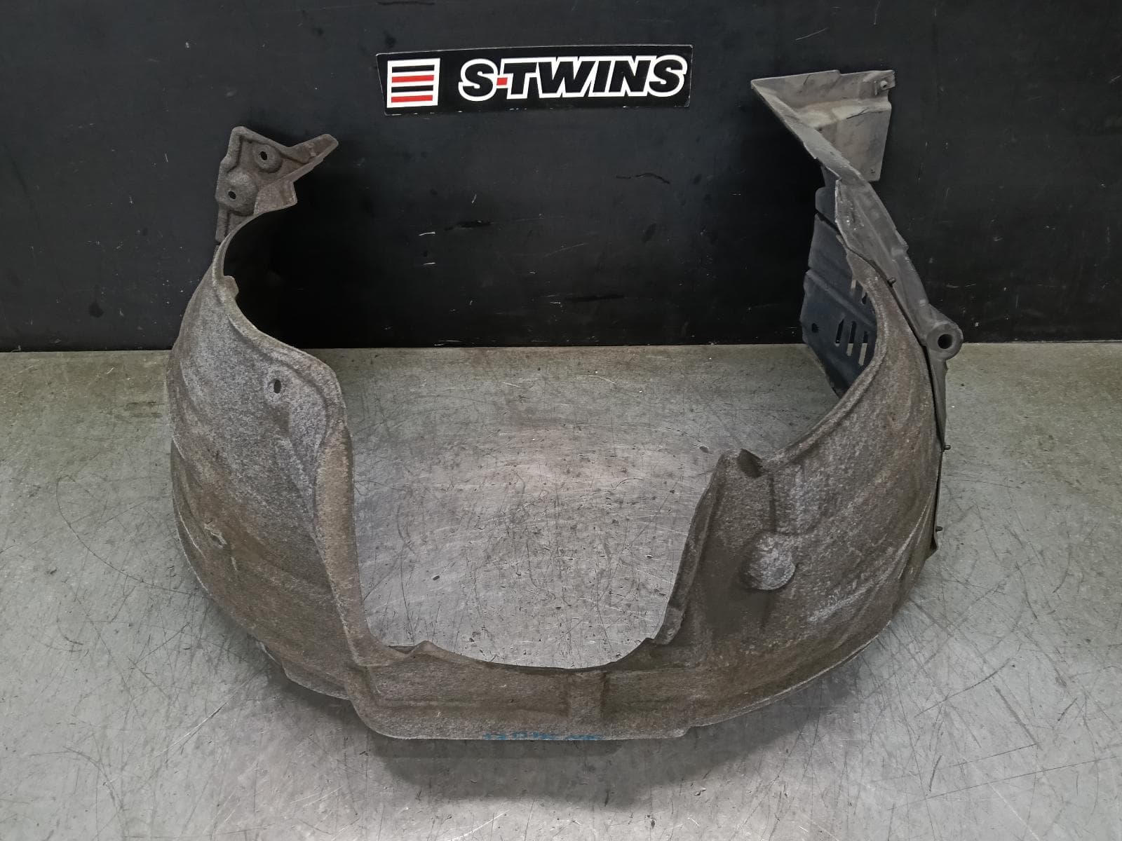 Used auto part listing image: 2018 LEXUS RX SERIES RIGHT GUARD LINER AL20, 09/15-08/22 0000401383