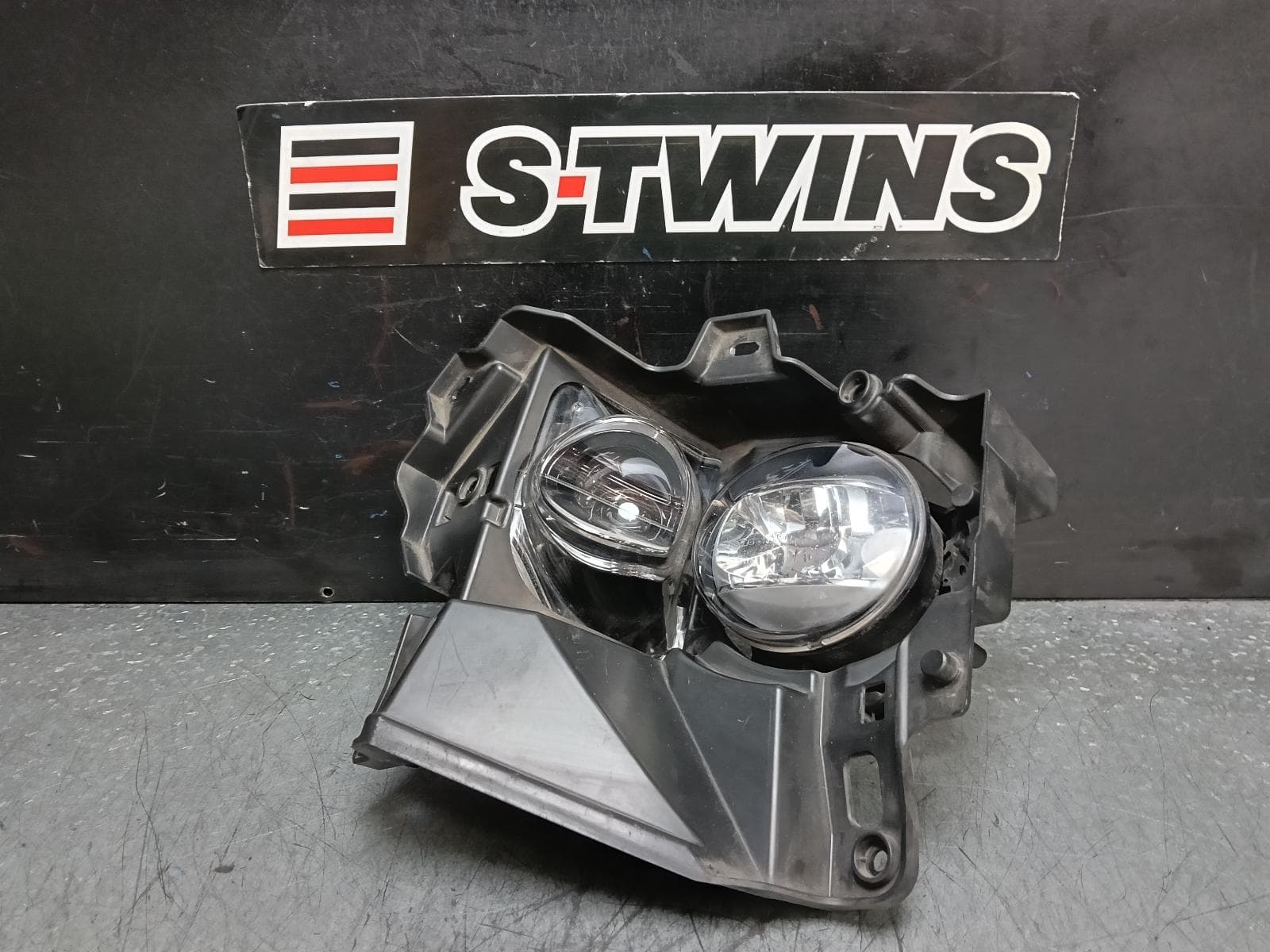 Used auto part listing image: 2018 LEXUS RX SERIES BUMPER FOGLAMP, AL20, 09/15-10/19 0000384954