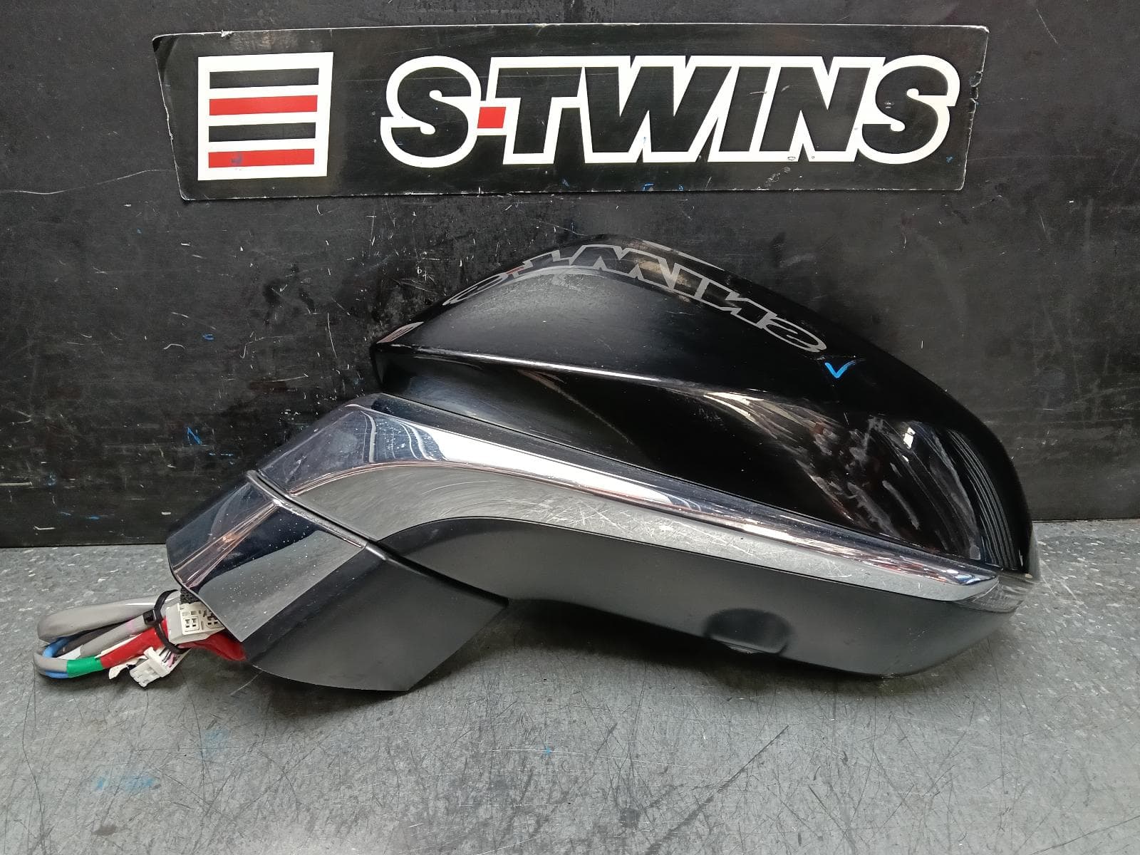 Used auto part listing image: 2018 LEXUS RX SERIES LEFT DOOR MIRROR AL20, BLACK, W/ CAMERA TYPE, 09/15-08/22 0000401380
