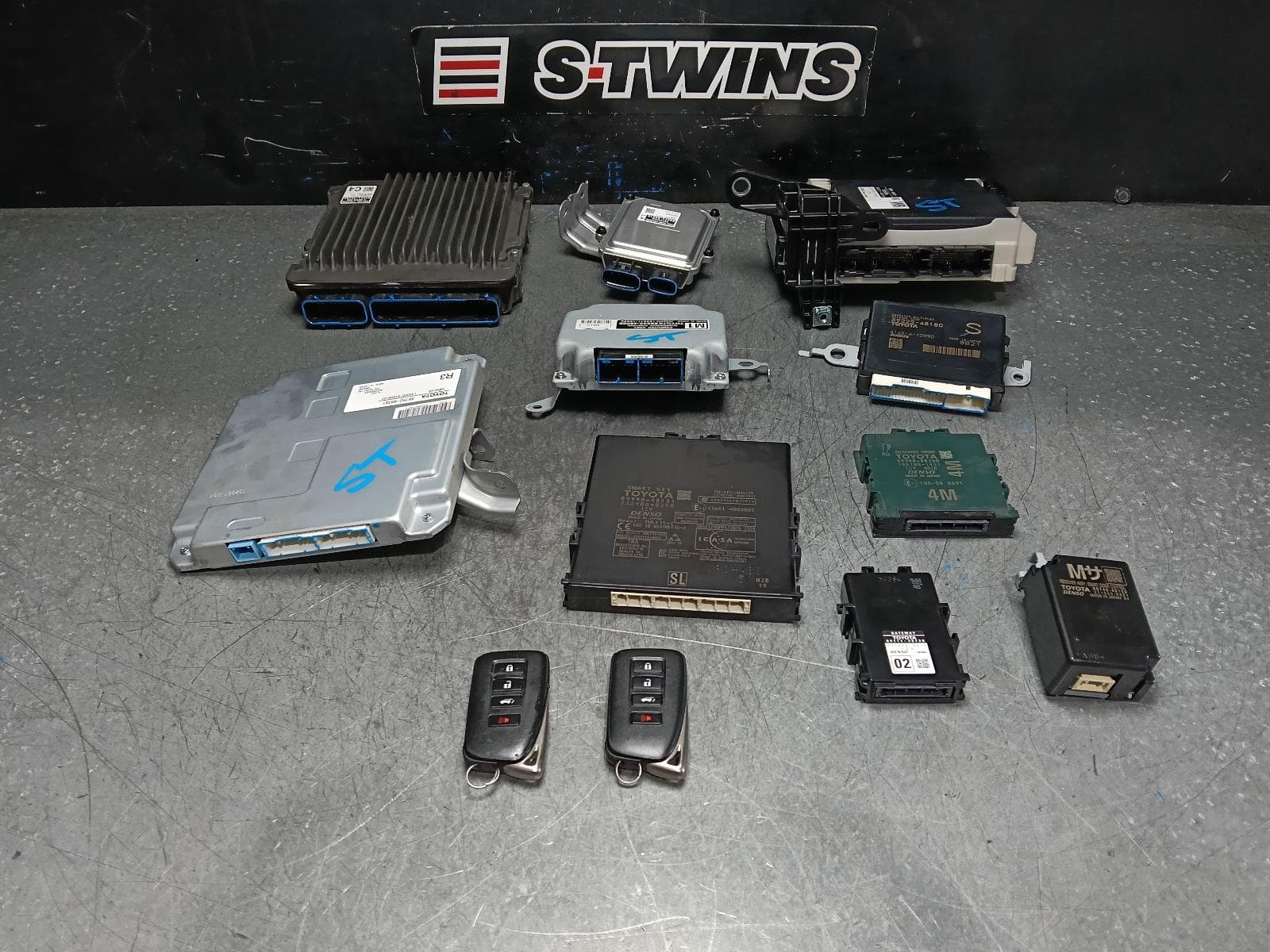 Used auto part listing image: 2018 LEXUS RX SERIES AL20, ENGINE ECU, 2.0, PETROL, SEC SET (ECU/IMM/READER/KEY), 10/15-08/22 0000401381