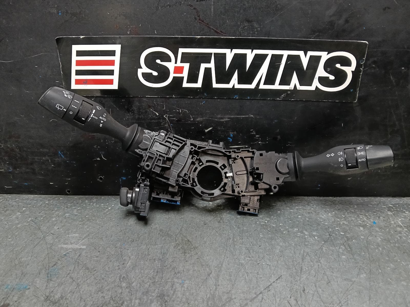 Used auto part listing image: 2018 LEXUS RX SERIES FLASHER SWITCH, AL20, 09/15- 0000401371